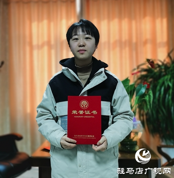 駐馬店愛(ài)心少年李嘉欣向經(jīng)濟(jì)開發(fā)區(qū)慈善總會(huì)捐贈(zèng)3000元壓歲錢