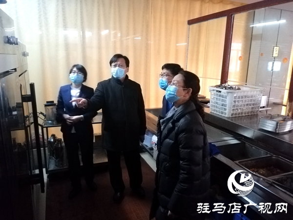 市市場(chǎng)監(jiān)管局督查定點(diǎn)餐飲企業(yè)：后廚就是你們的防疫戰(zhàn)線！