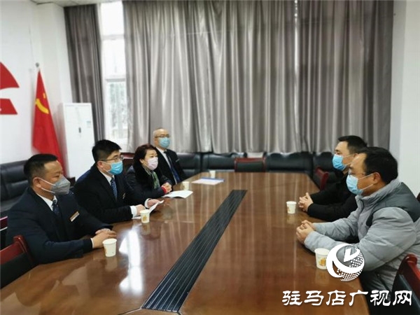 駐馬店市未來(lái)廣告有限公司向鵬宇投資集團(tuán)捐贈(zèng)近萬(wàn)元物資助力復(fù)產(chǎn)復(fù)工