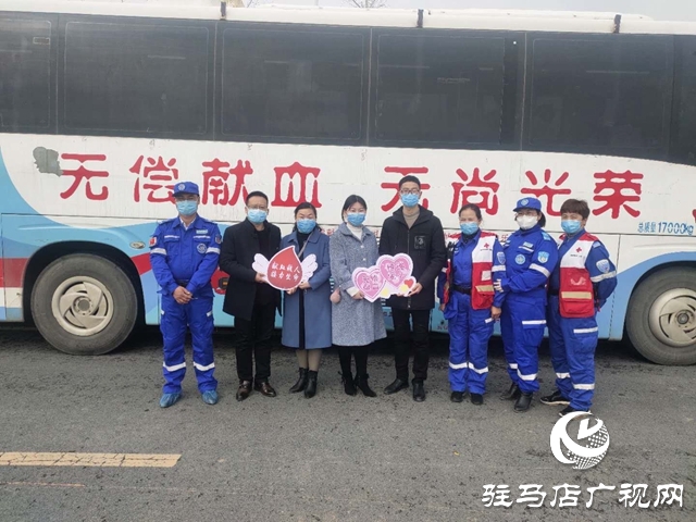 獻血救人“疫”不容辭，新蔡縣727人參與無償獻血