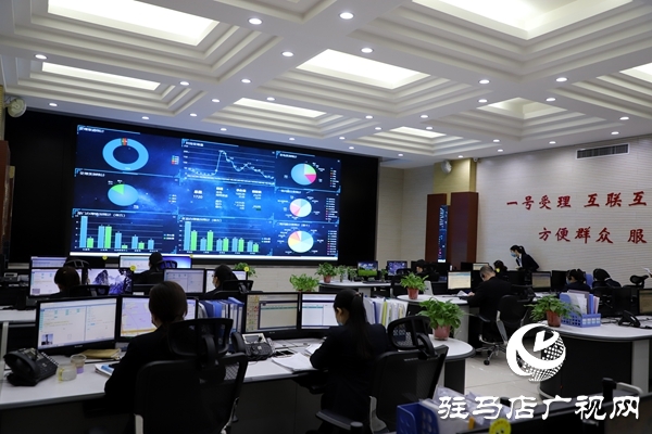 何晞到駐馬店12345政務服務熱線接聽群眾來電