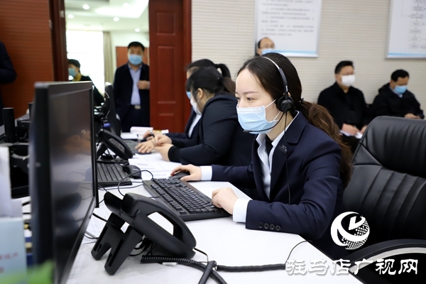 何晞到駐馬店12345政務服務熱線接聽群眾來電