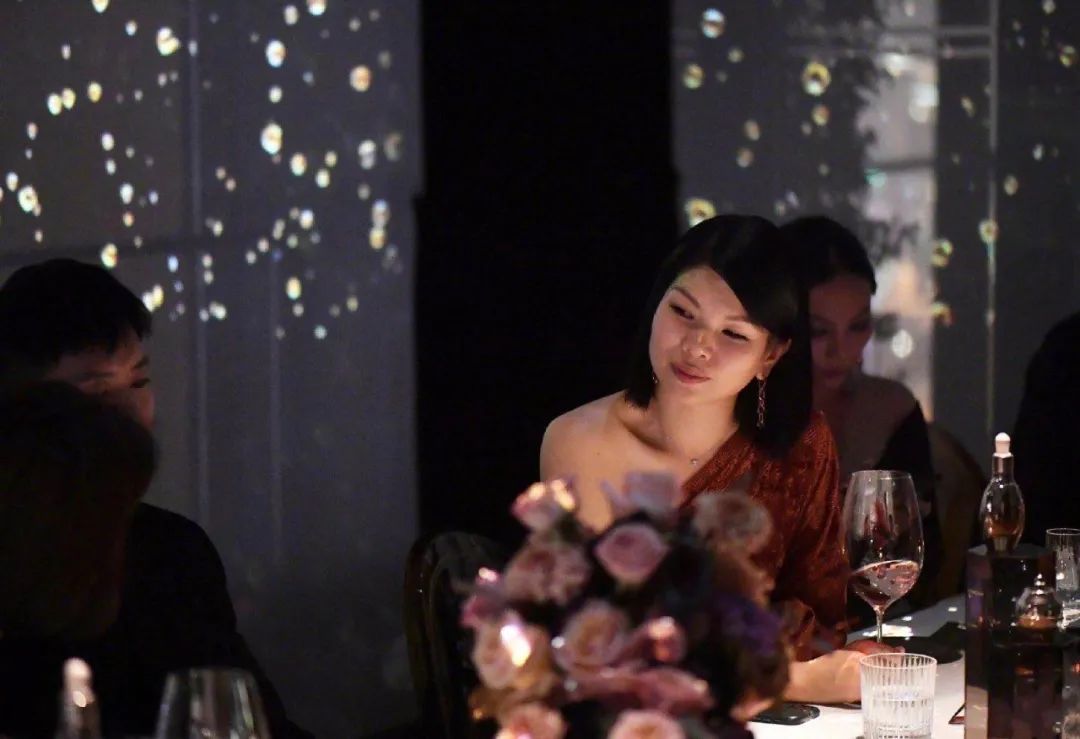 20年前人人都說(shuō)她丑，現(xiàn)在卻成了代表中國(guó)的高級(jí)臉 