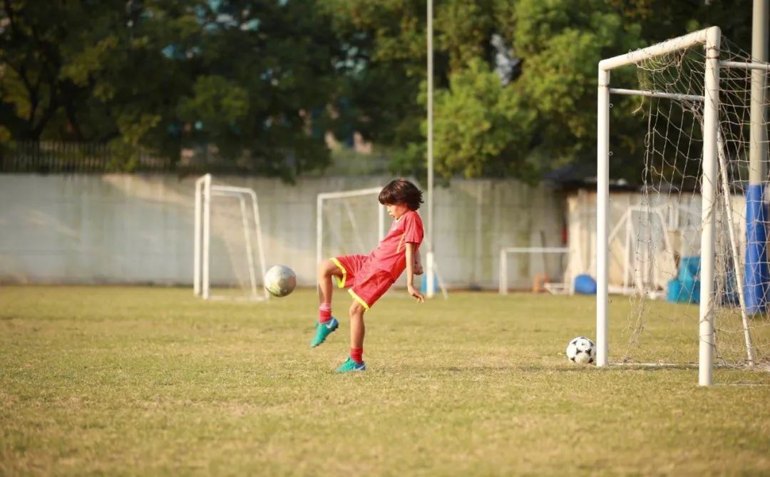 20年前人人都說(shuō)她丑，現(xiàn)在卻成了代表中國(guó)的高級(jí)臉 