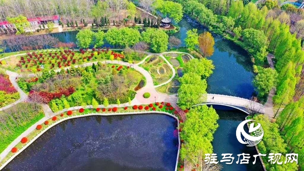 春風(fēng)拂“蘇堤”，游人醉“斷橋”，四月的天中美景似江南