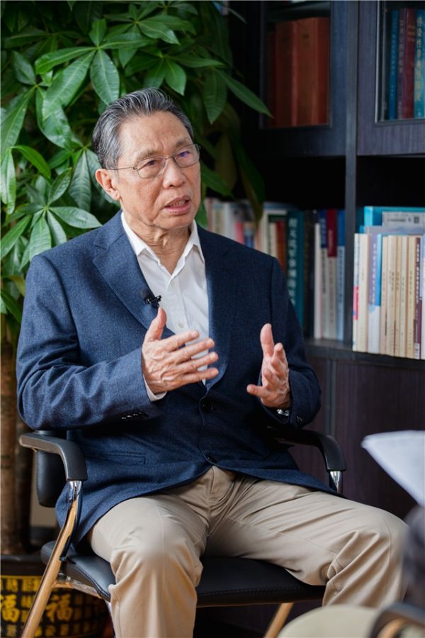 鐘南山關(guān)于疫情的12個(gè)最新判斷，信息量很大！