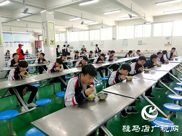護(hù)航“開學(xué)第一餐” 市場監(jiān)管部門給校長出考題