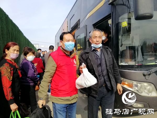 流浪24年，王洪偉終于回家了
