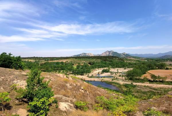 泌陽縣下碑寺，驚現(xiàn)天然“開”字石……