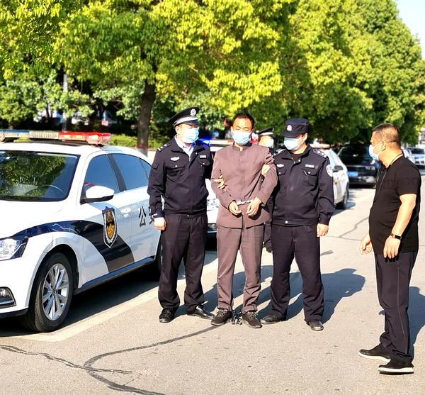 搶劫殺害駐馬店出租車(chē)司機(jī)嫌疑人 逃亡15年后終落網(wǎng)