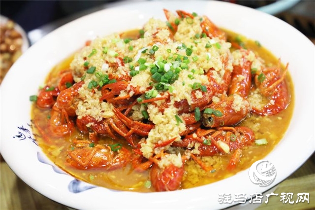 19.9元吃小龍蝦！三毛土鍋臺小龍蝦限時低價嘗鮮！快來燃爆你的味蕾！