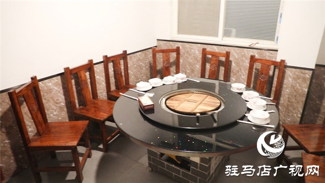 19.9元吃小龍蝦！三毛土鍋臺小龍蝦限時低價嘗鮮！快來燃爆你的味蕾！