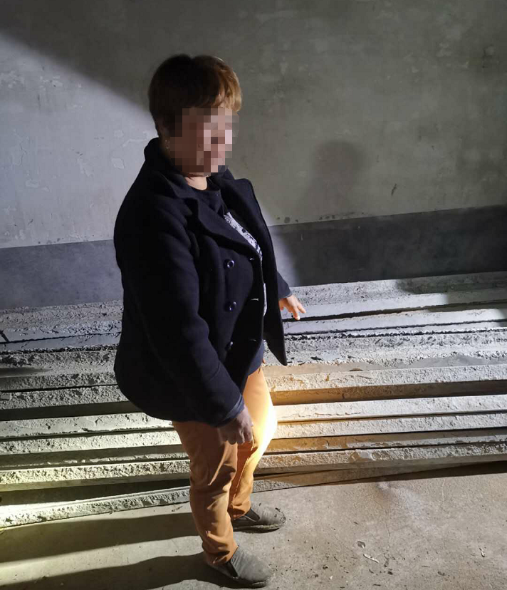 這仨“路賊”：白天踩點，夜里偷修路工地上的鋼模、鋼筋……