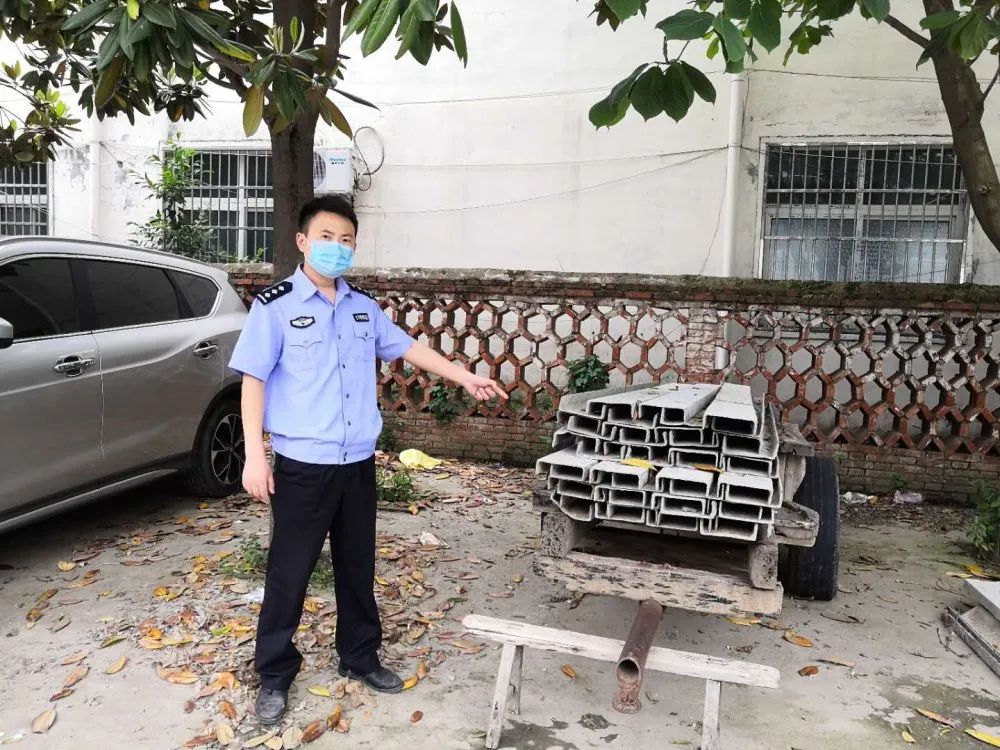 這仨“路賊”：白天踩點，夜里偷修路工地上的鋼模、鋼筋……