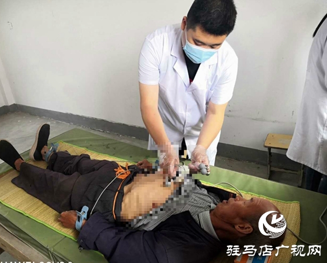 汝南縣宿鴨湖街道為轄區(qū)貧困戶、老年人免費(fèi)體檢