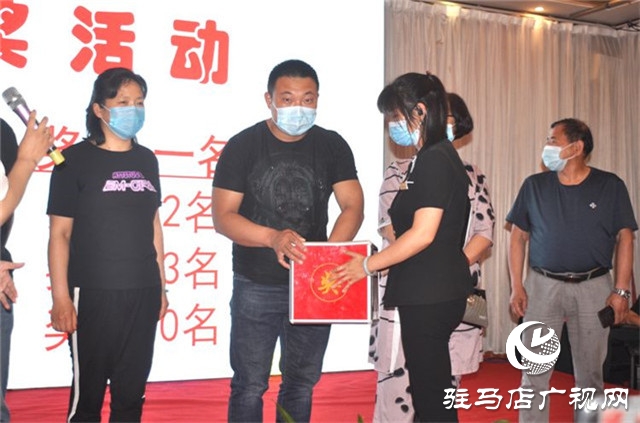 京都餐飲舉辦“抽獎(jiǎng)送萬(wàn)元宴席包桌菜肴消費(fèi)金”回饋天中廣大新老客戶(hù)