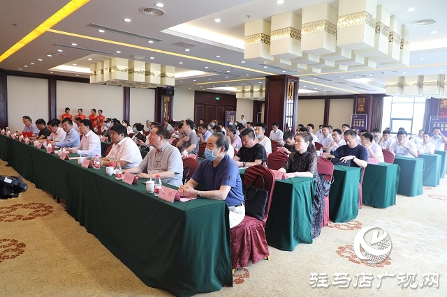  南蔡洪坊酒業(yè)雙喜臨門：駐酒文化研究院成立，駐酒(天中文化)名片授牌