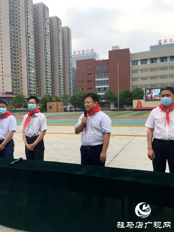 駐馬店四大班子領(lǐng)導開展“六一”慰問 與孩子們一起歡度節(jié)日