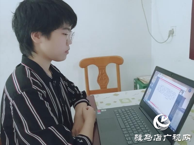 駐馬店黃淮學(xué)院經(jīng)管系開展“云黨課”與入黨積極分子共話青春擔(dān)當(dāng)