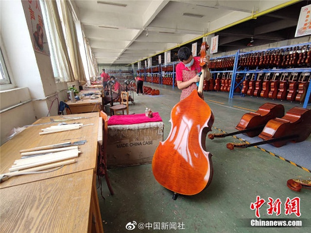 老鄉(xiāng)幫老鄉(xiāng)，師傅帶徒弟，確山農(nóng)民華麗轉(zhuǎn)變?yōu)?ldquo;制琴師”