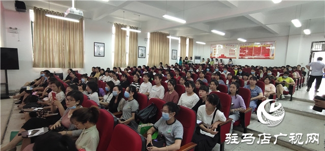 駐馬店財經(jīng)學(xué)校舉辦學(xué)前教育專業(yè)現(xiàn)場招聘會 150余名應(yīng)屆畢業(yè)生遭“哄搶”