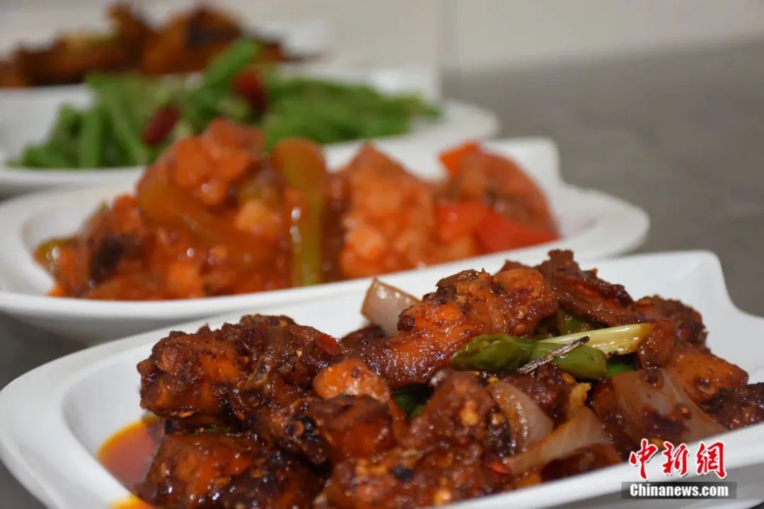 自制芯片、印章…這些高校畢業(yè)禮物“硬核”又暖心