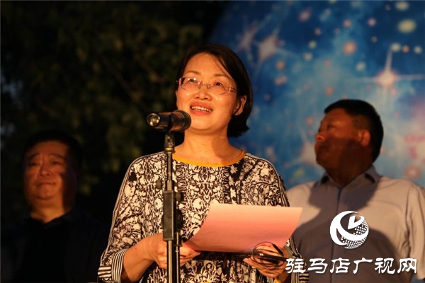 平輿藍(lán)天芝麻小鎮(zhèn)荷塘月色600畝荷花競(jìng)相開放成游客絕佳夜游打卡地