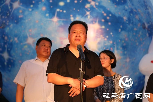 平輿藍(lán)天芝麻小鎮(zhèn)荷塘月色600畝荷花競(jìng)相開放成游客絕佳夜游打卡地