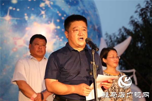 平輿藍(lán)天芝麻小鎮(zhèn)荷塘月色600畝荷花競(jìng)相開放成游客絕佳夜游打卡地