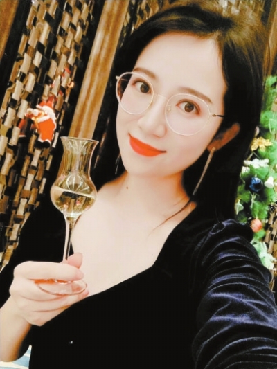援鄂醫(yī)生、明星校長(zhǎng)、網(wǎng)紅教師……他們的高考作文你給幾分