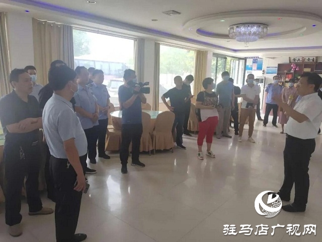 “誰讓老百姓吃的不安全，我們就讓誰過的不舒坦！”