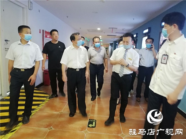 戚存杰一行實地調(diào)研中心城區(qū)影院復(fù)工復(fù)業(yè)情況