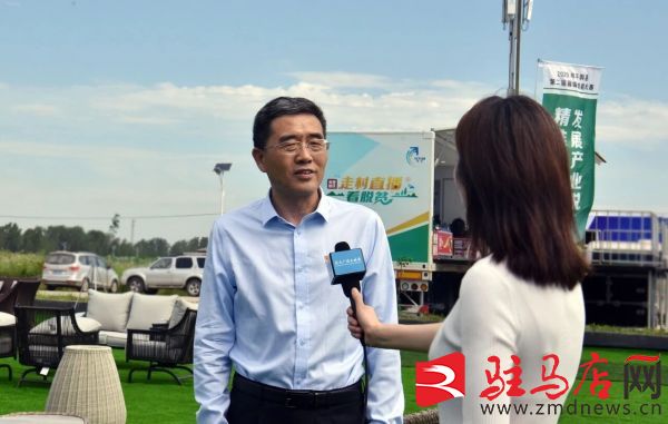 央視大型融媒體行動(dòng)《走村直播看脫貧》走進(jìn)平輿縣