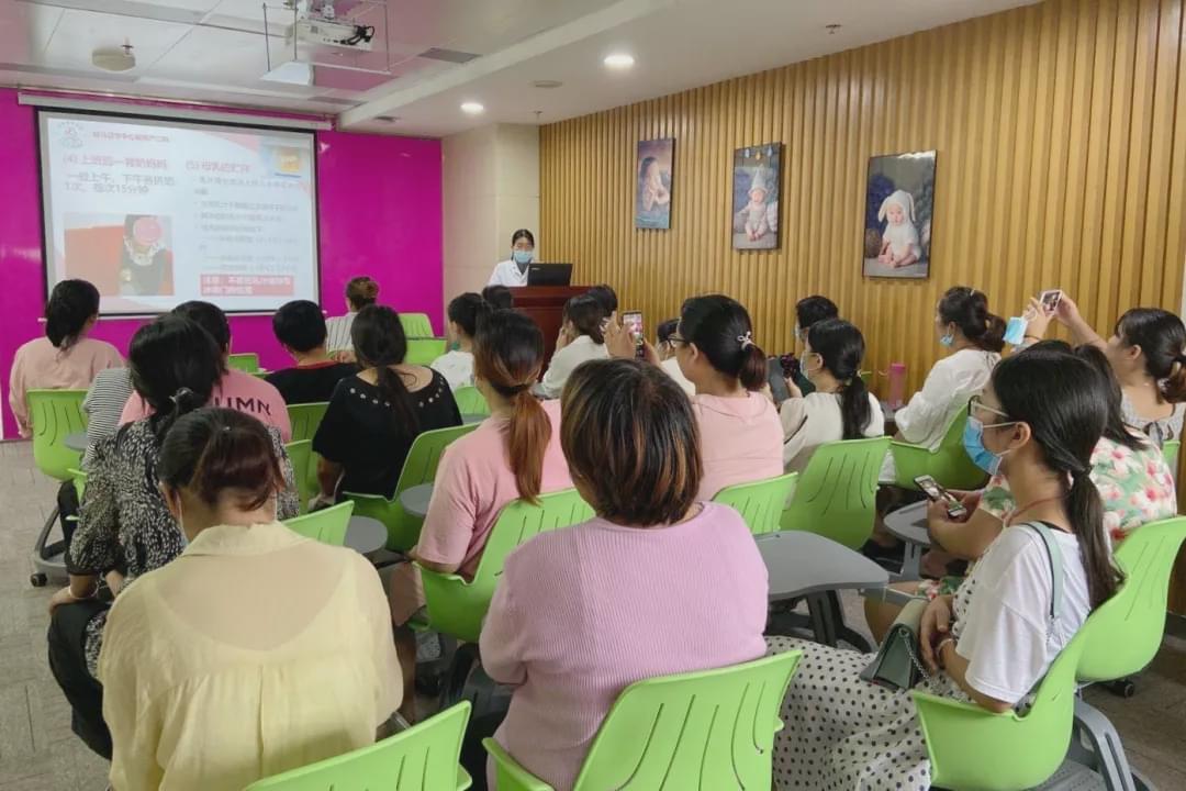 駐馬店市中心醫(yī)院開展母乳喂養(yǎng)周活動 守護母嬰健康