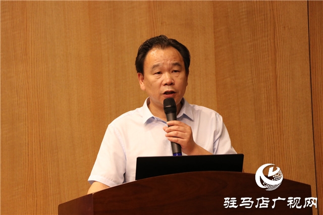 第14屆中國心理學家大會 第二場圓桌論壇在駐馬店市廣播電視中心直播間召開