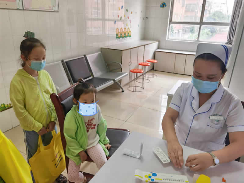 不打針也能防流感？這是真的！國內(nèi)首支鼻噴流感疫苗在河南接種