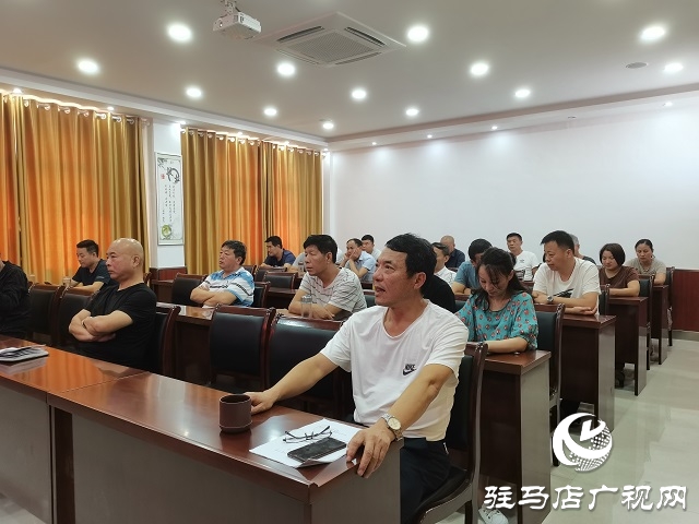 確山縣衛(wèi)生計生監(jiān)督所組織收聽收看全國抗擊新冠肺炎疫情表彰大會