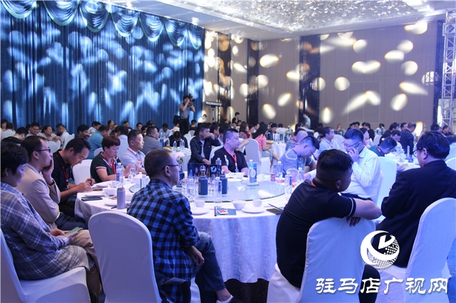 鉑金漢醬“質(zhì)”敬駐馬店，致敬時(shí)代的擔(dān)當(dāng)者