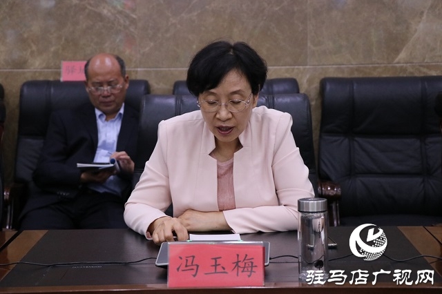 馮玉梅現(xiàn)場接聽“12345”熱線 醫(yī)療保險(xiǎn)、教師薪資待遇等問題成熱點(diǎn)