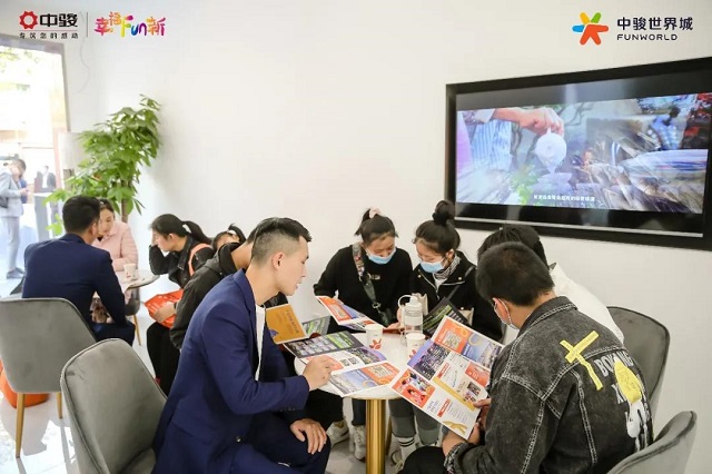紅動(dòng)天中，千人到場！中駿世界城展廳開放盛況空前！