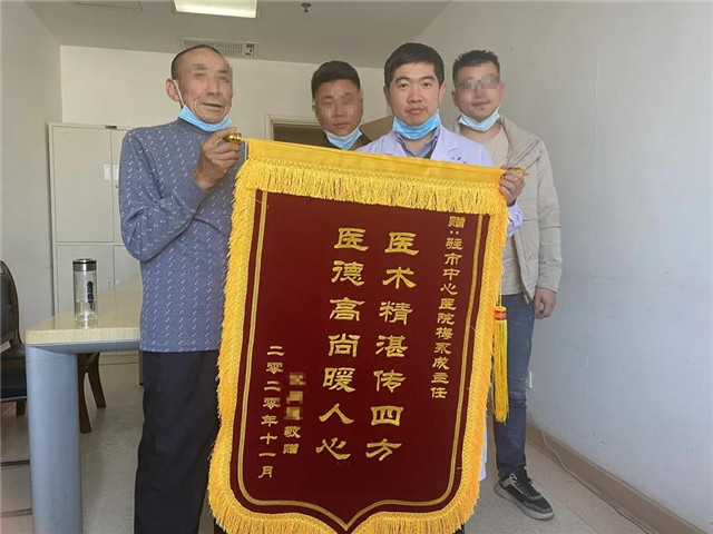 駐馬店市中心醫(yī)院體外開窗技術(shù)成功救治復(fù)雜胸主動(dòng)脈瘤患者