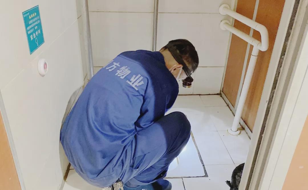 駐馬店市中心醫(yī)院趙維新：三十年不怕苦和累，勤懇做好維修工