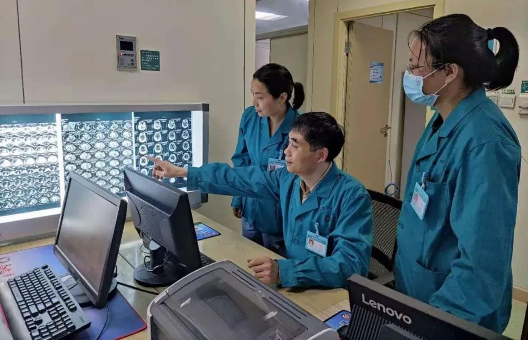 喜報！駐馬店市中心醫(yī)院單艷華榮獲“河南省醫(yī)德醫(yī)風(fēng)先進個人”榮譽稱號