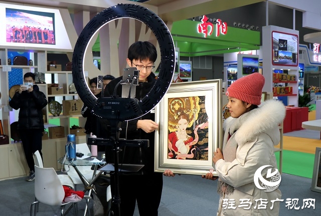 走進文旅產業(yè)博覽會感受文創(chuàng)產品、非遺手工藝別樣魅力