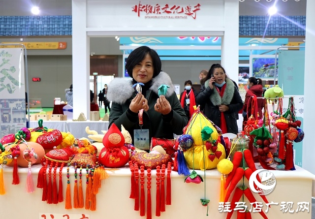 走進文旅產業(yè)博覽會感受文創(chuàng)產品、非遺手工藝別樣魅力