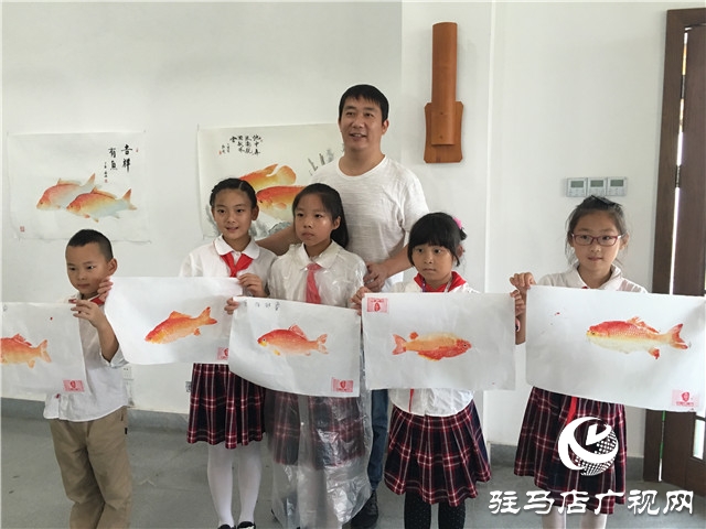 非遺文化:讓魚兒“活”在紙上——谷冰魚拓