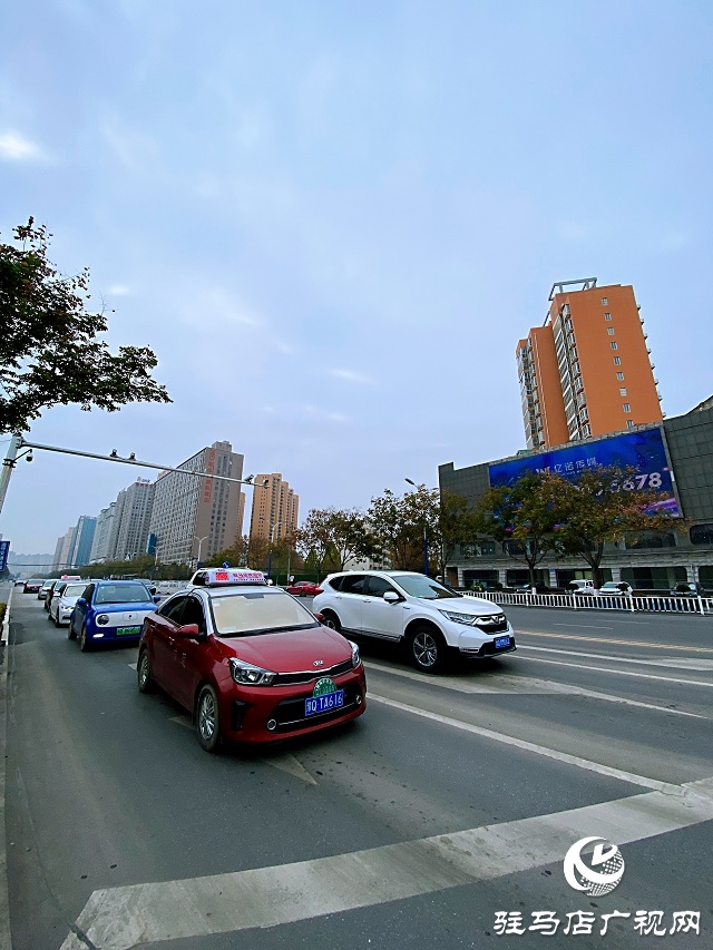 單雙號限行第一天 限行區(qū)域內車少路況好