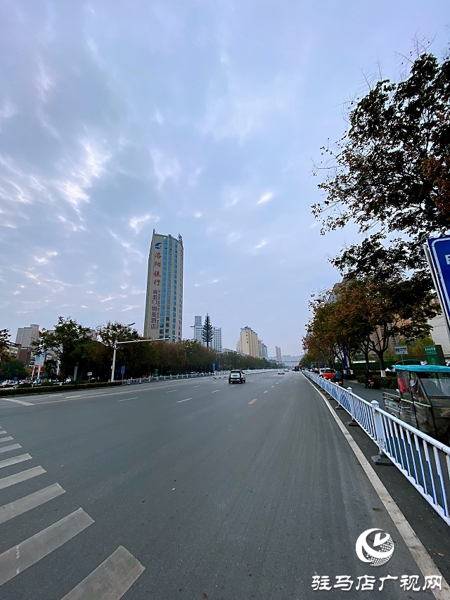 單雙號限行第一天 限行區(qū)域內車少路況好