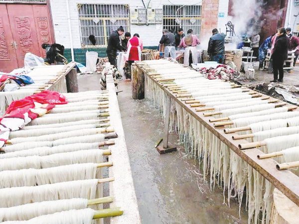 正陽(yáng)農(nóng)民忙碌并快樂著