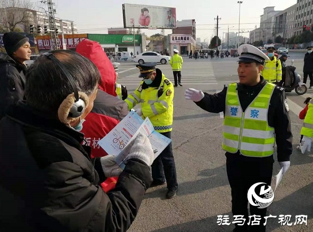嚴(yán)查電動(dòng)車無(wú)牌上路、非法加裝車棚 駐馬店市區(qū)開(kāi)據(jù)第一張罰單